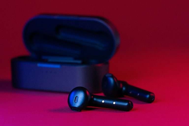 Wireless Earbuds: Embracing the Bright Future of Listening Freedom